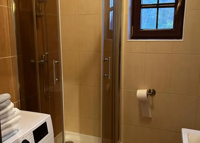 Zaciszna Przystan Debina *